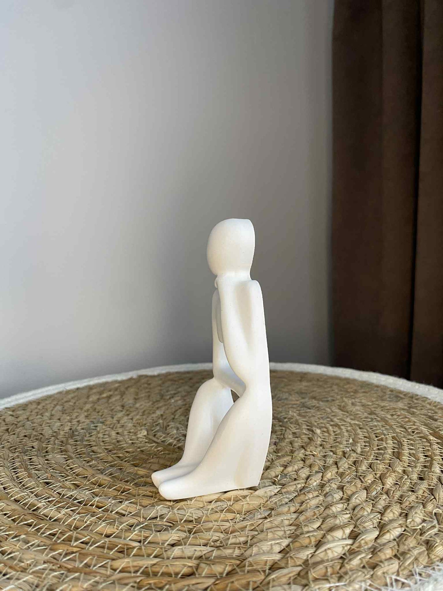 Susimąstęs žmogeliukas modelis 3 (baltas)