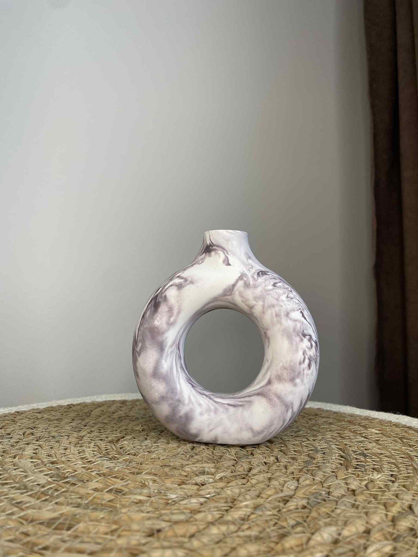 Ovali vazelė (tamsi violetinė)