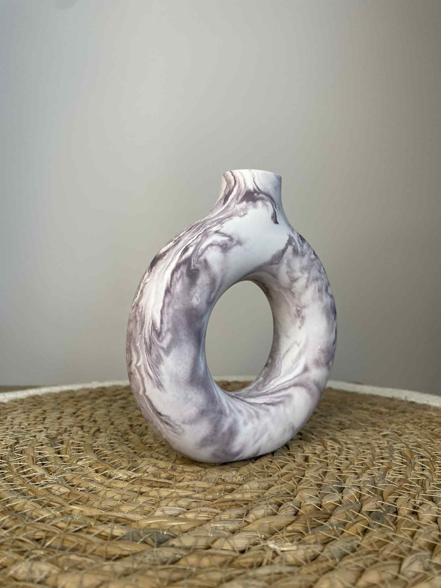 Ovali vazelė (tamsi violetinė)