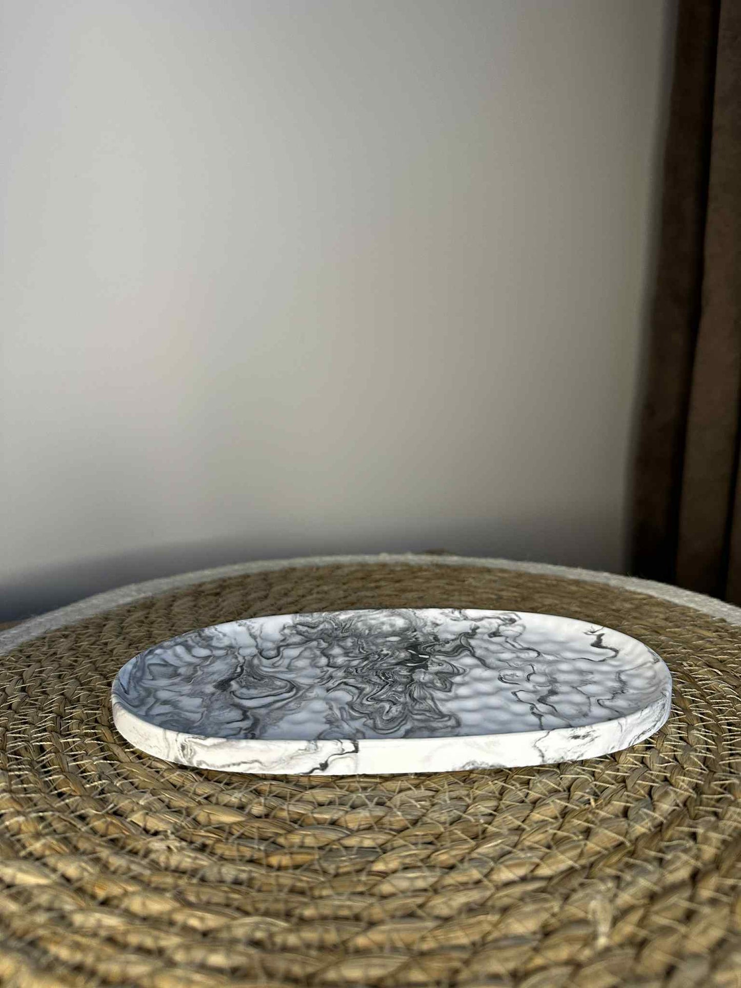 Padėkliukas bangelės (juodas marmuras)