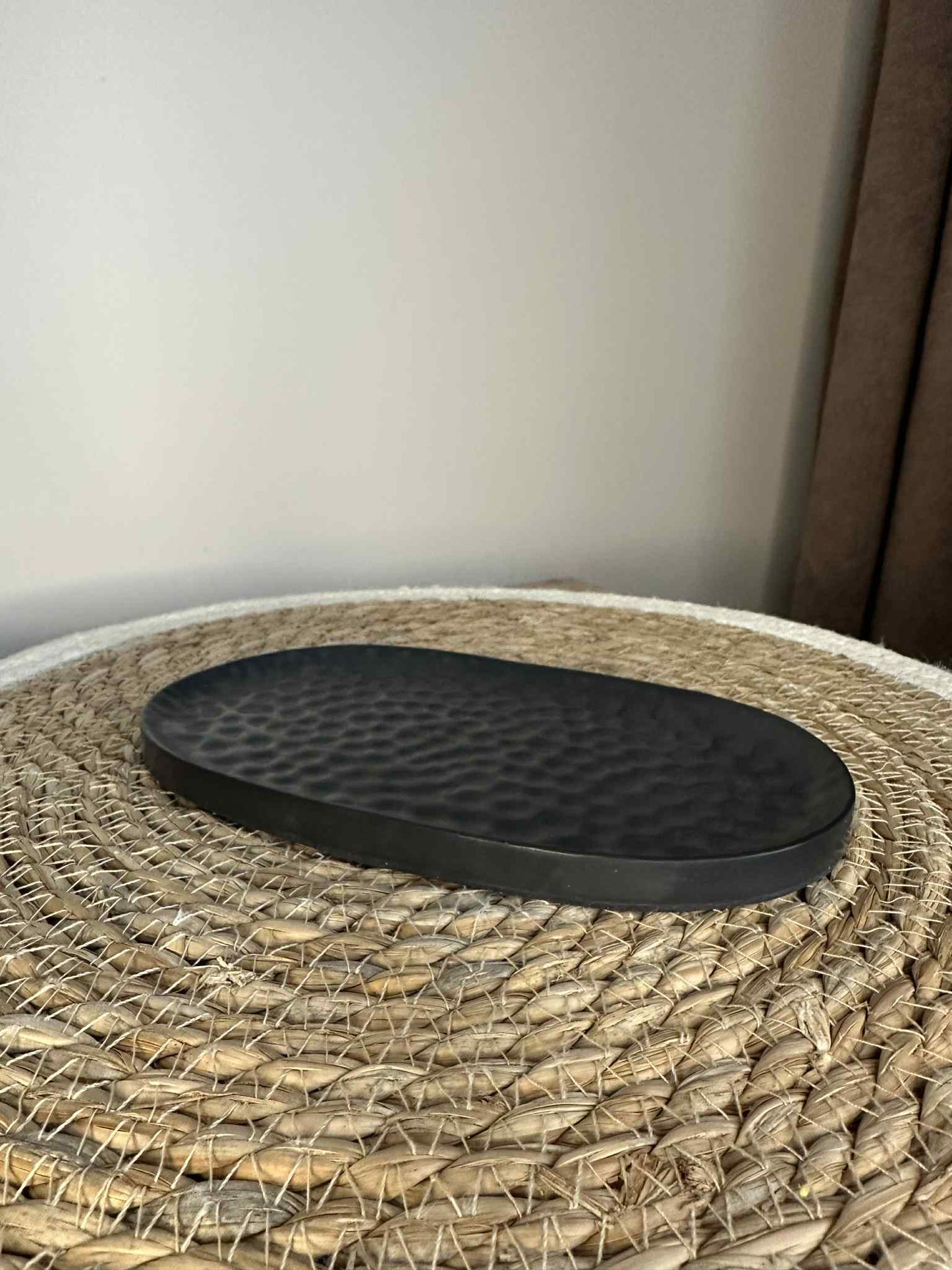 Padėkliukas bangelės (juodas)