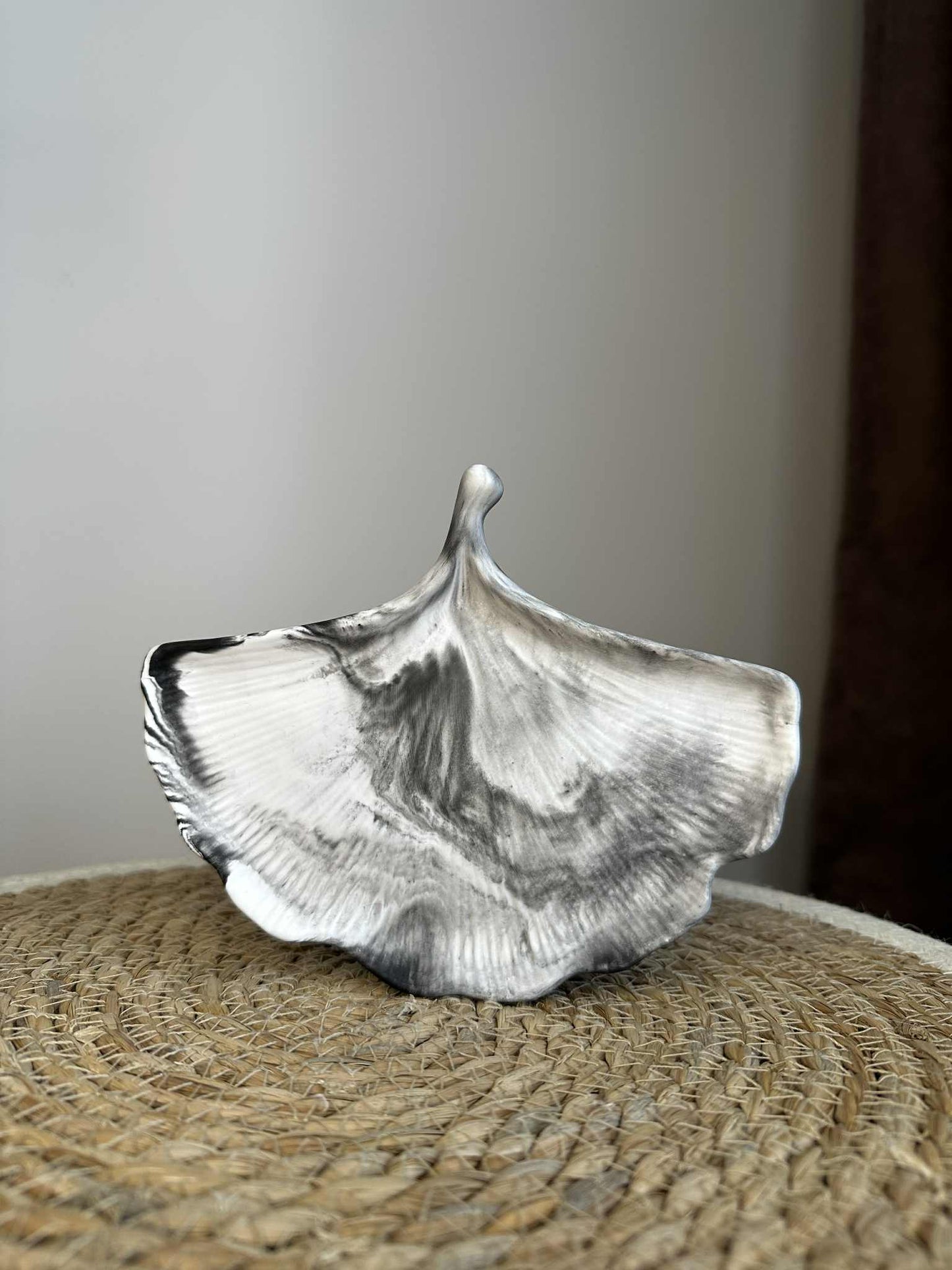 Ginkmedžio lapo padėkliukas (juodas)