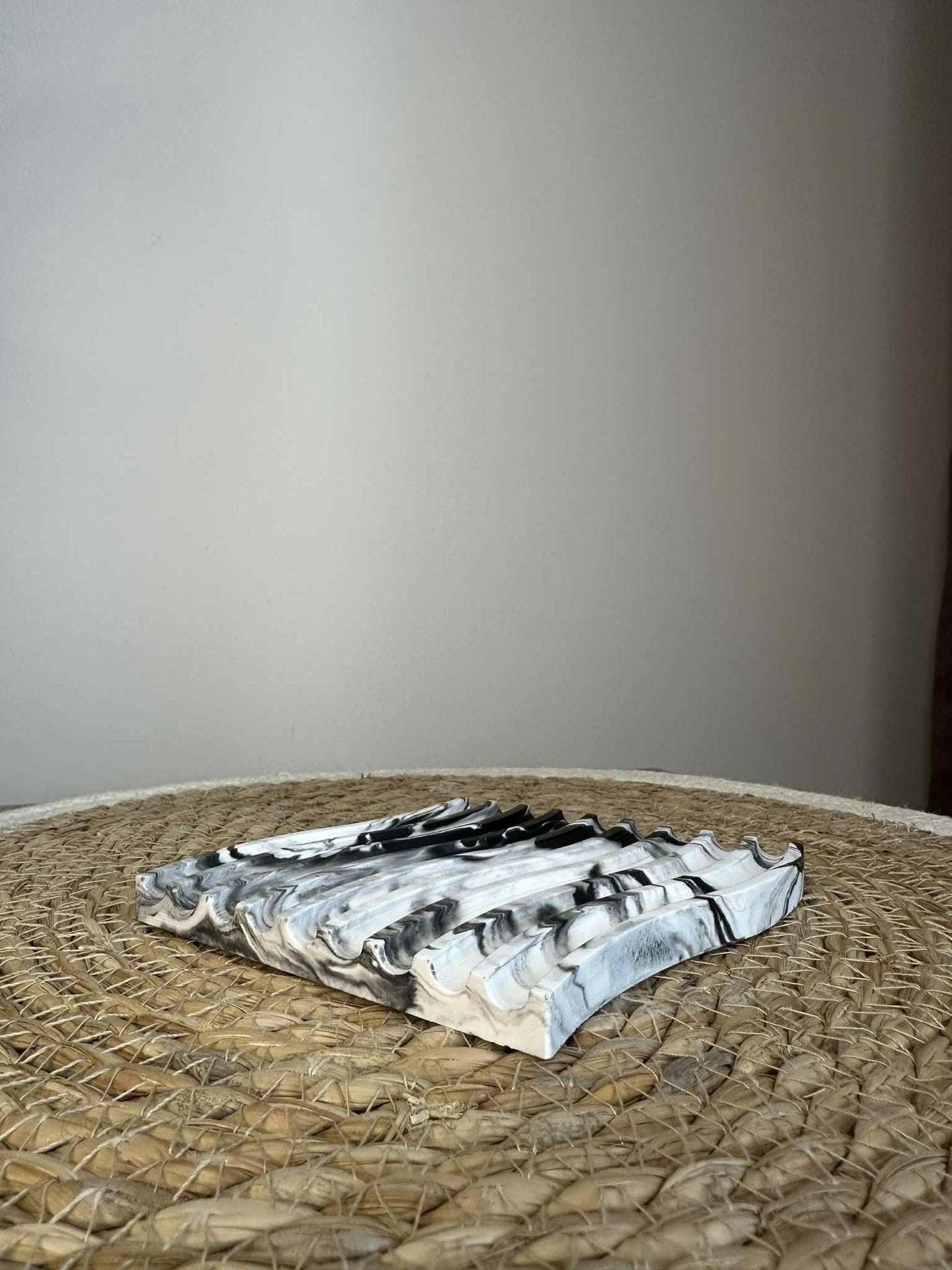 Banguotas padėkliukas (juodas)