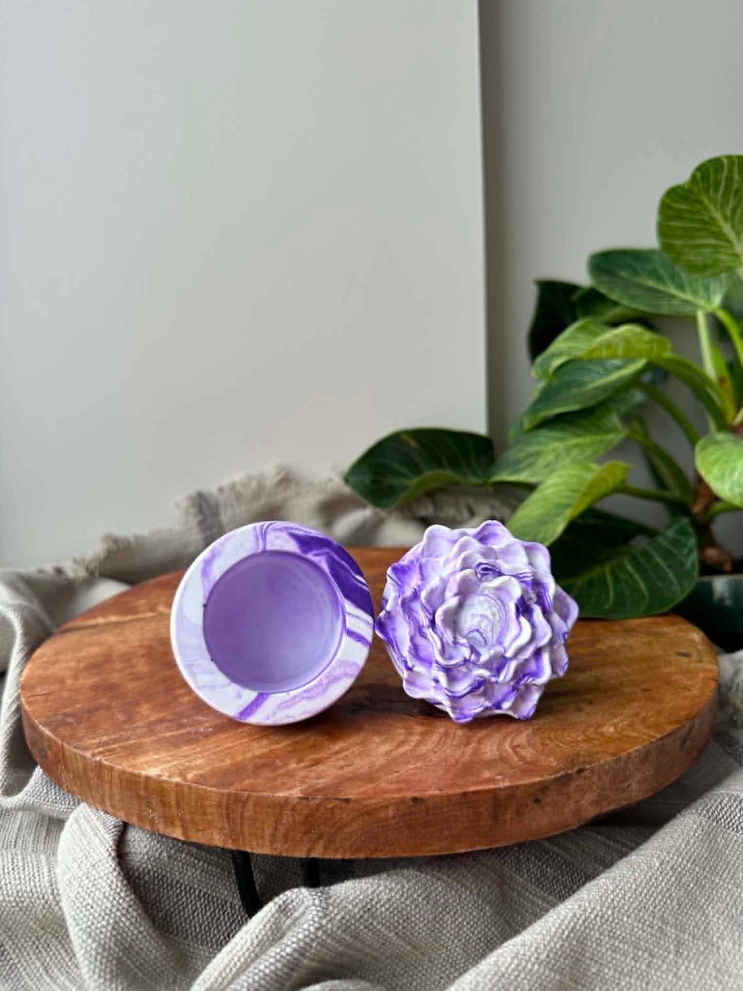 Dėžutė su dangteliu „Bijūno žiedas“ (violetinė)
