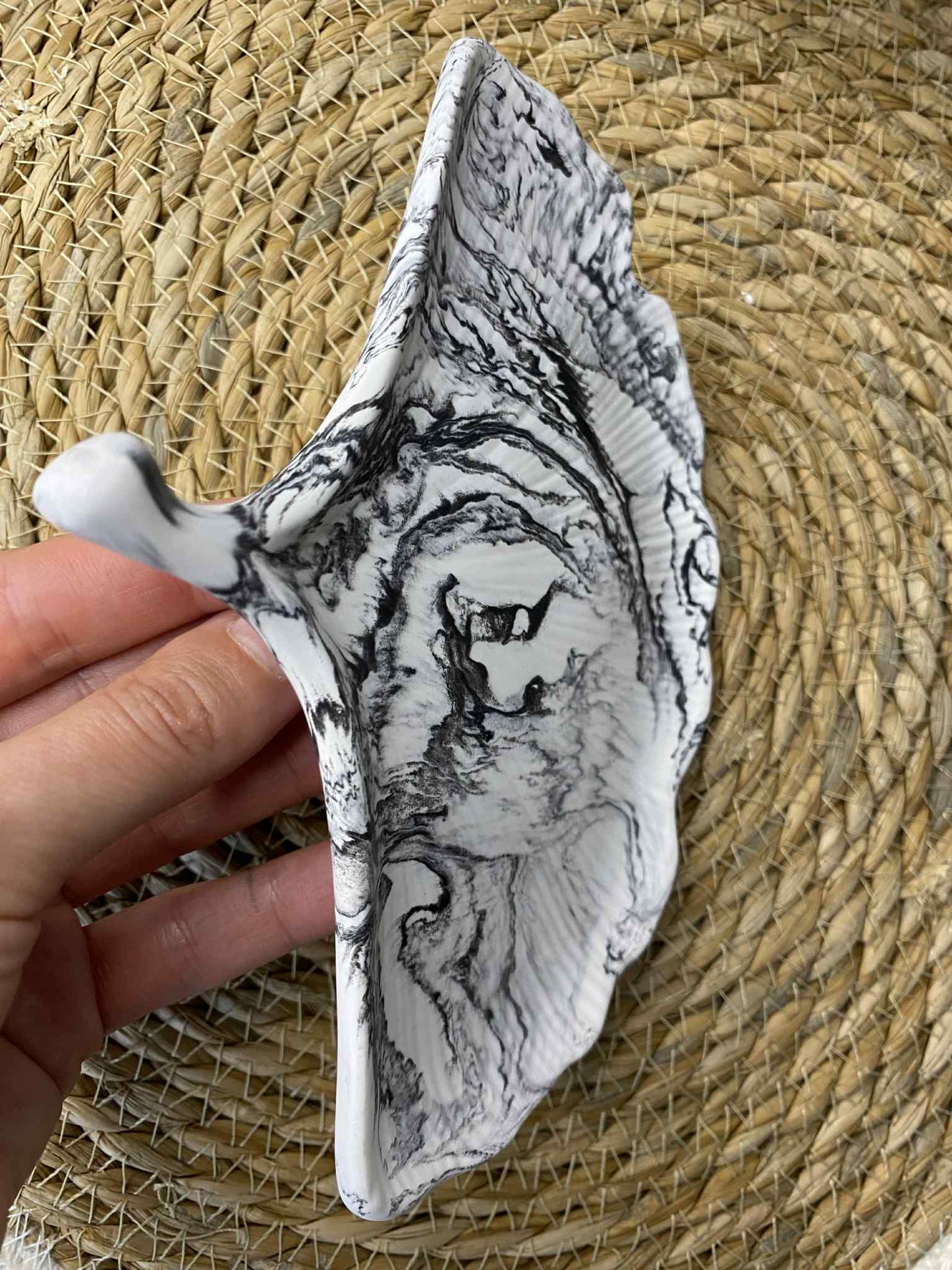 Ginkmedžio lapo padėkliukas (juoda)