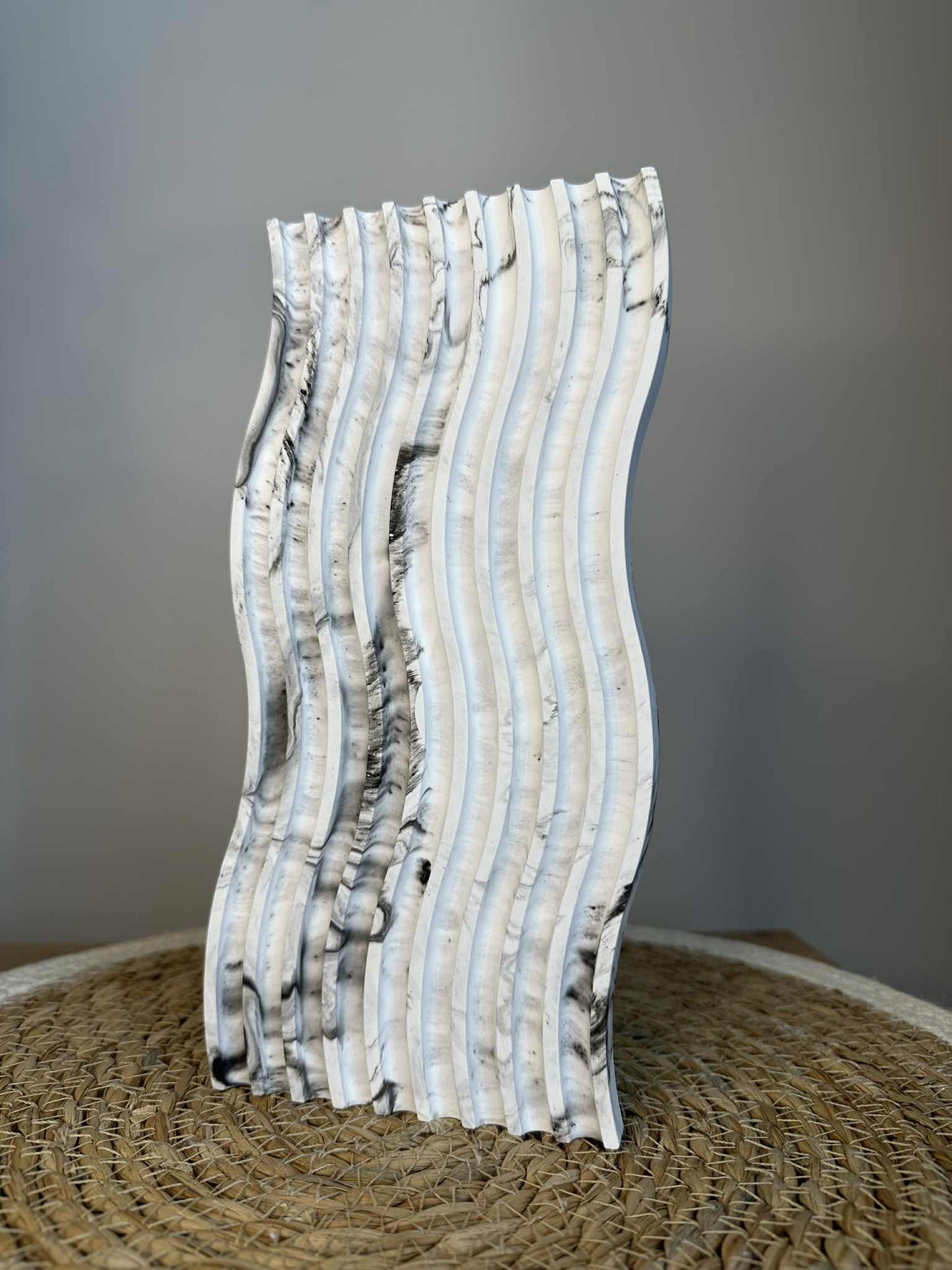 lange, wellenförmige Achterbahn (schwarz)