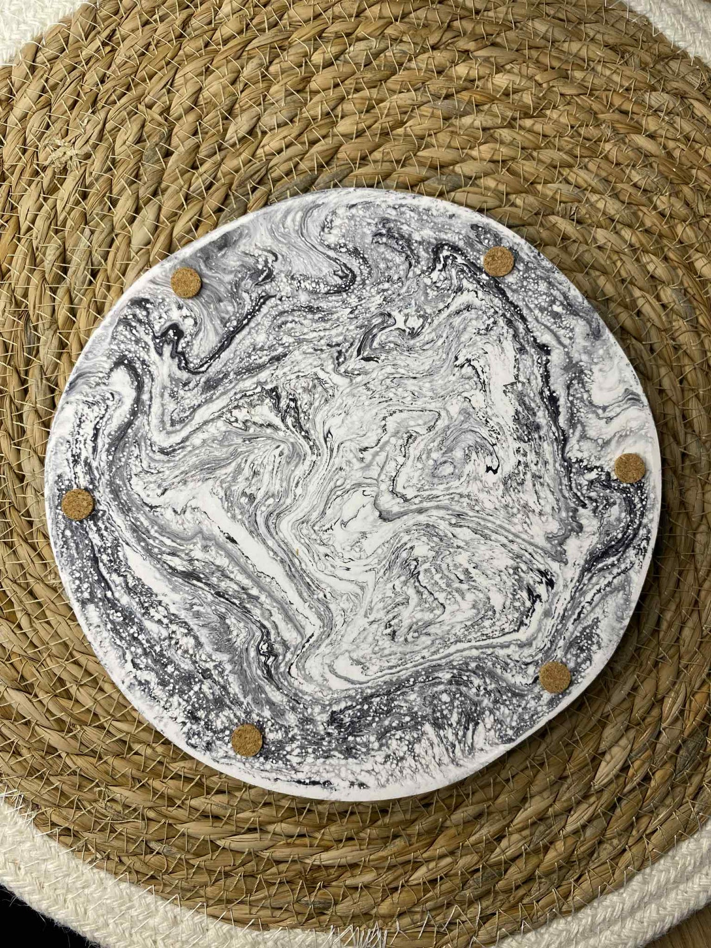 Padėkliukas apvalus debesėlis (juoda)